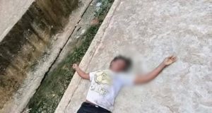 Woman rescued from committing su!cide Woman rescued from committing su!cide in Aba river