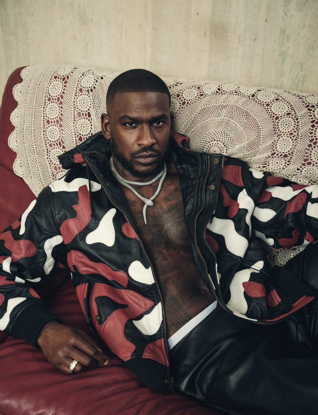 Skepta shuns fan telling him to smile in photos Skepta shuns fan telling him to smile in photos