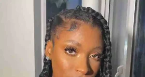Larissa London sends straight bvllet to fan’s mom Davido's Babymama, Larissa London slams curious fan about single motherhood