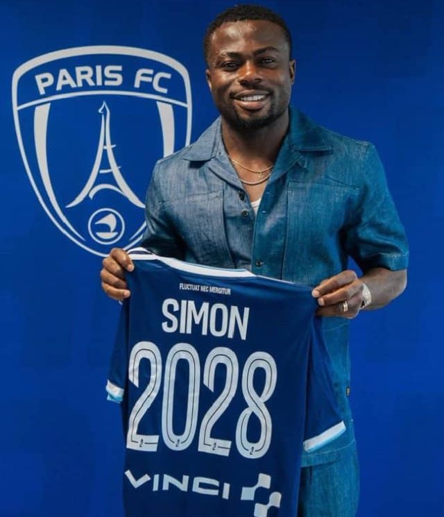 Moses Simon joins Paris FC from Nantes