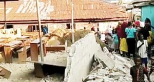 Church fence collapse k!lls Bricklayer Church Fence Collapse K!lls Bricklayer
