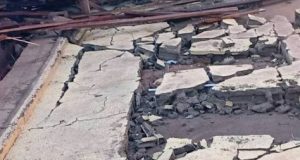 Church collapses on worshippers Church collapses on worshippers