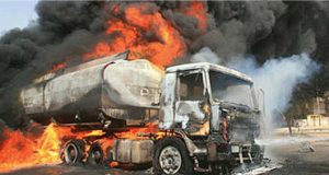 Conductor d!es as petrol tanker crashes Conductor d!es as petrol tanker crashes