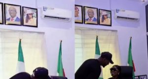 Natasha Osawaru shares lovey-dovey moment with 2face Natasha Osawaru shares lovey-dovey moment with 2face