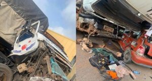 Sad! FOUR de.ad in Ibadan multiple-vehicle accident Sad! FOUR de.ad in Ibadan multiple-vehicle accident