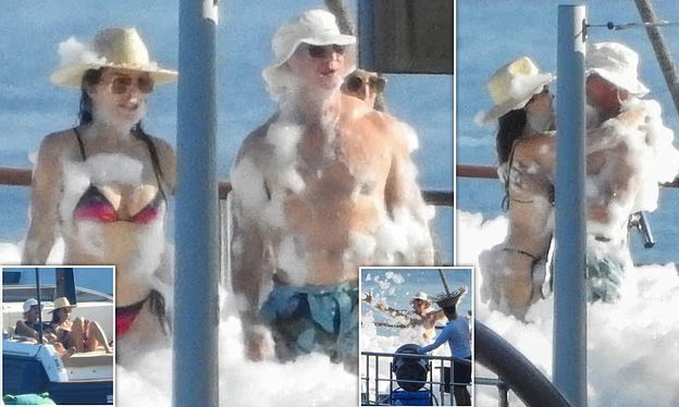 Jeff Bezos & Lauren Sanchez throw FOAM PARTY Jeff Bezos & Lauren Sanchez throw FOAM PARTY