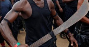 Man machetes wife to d8ath, flees Man flees after k!lling wife with machete