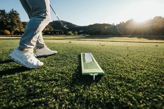 Man slumps & d!es while playing golf