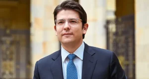 Columbian Presidential candidate shot in the head at campaign rally Columbian Presidential candidate shot in head at rally