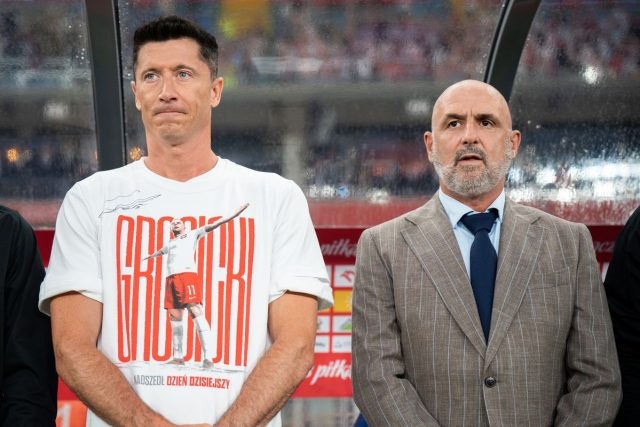 Poland coach RESIGNS after Lewandowski chaos