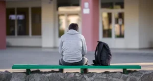 Loneliness k!lls 871,000 people yearly – WHO WHO: Loneliness k!lls 871,000 people every year globally