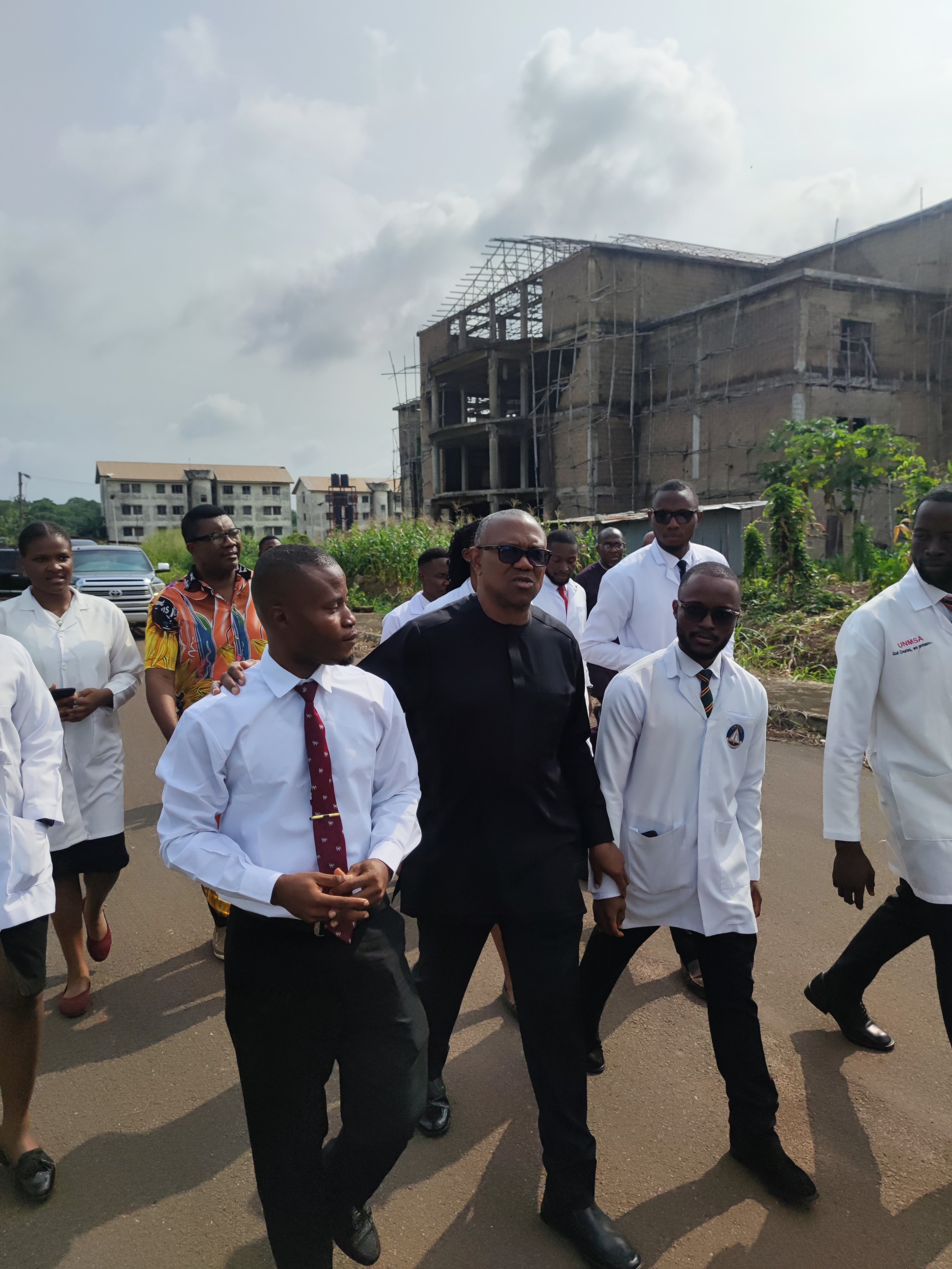 Peter Obi donates N15m to UNN dental students