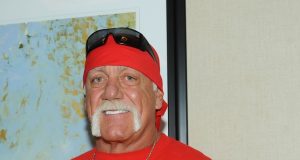 BREAKING: WWE legend, Hulk Hogan is d8ad BREAKING: WWE legend, Hulk Hogan is d8ad