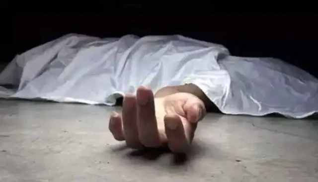 Man slumps & d!es while separating couple fighting Man slumps & d!es while separating couple fighting