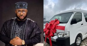 Olakunle Churchill donates Bus to church Olakunle Churchill donates new bus to Ondo church