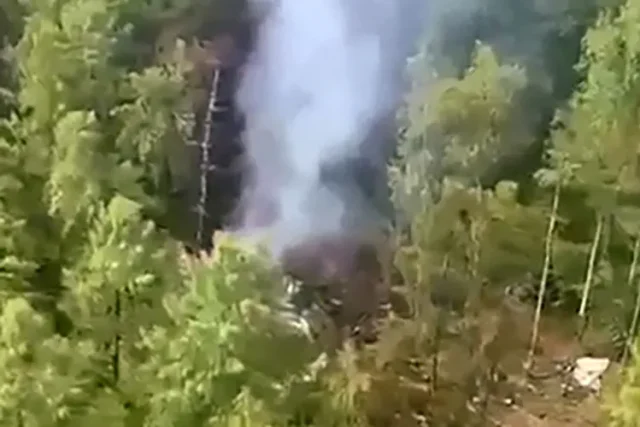 Plane carrying 49 crashes in Russia Plane carrying 49 crashes in Russia