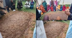 Photos: Relations gather at Buhari’s gr@ve after mourners have left