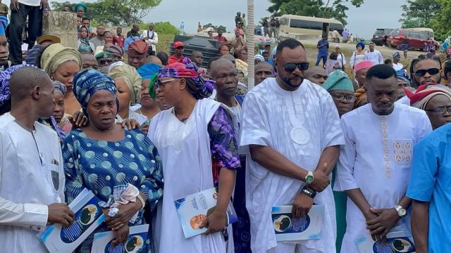 Odunlade Adekola buries father in Ekiti
