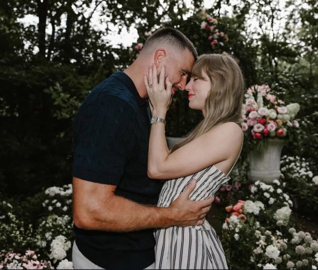 Taylor Swift and Travis Kelce announce engagement Taylor Swift and Travis Kelce announce engagement