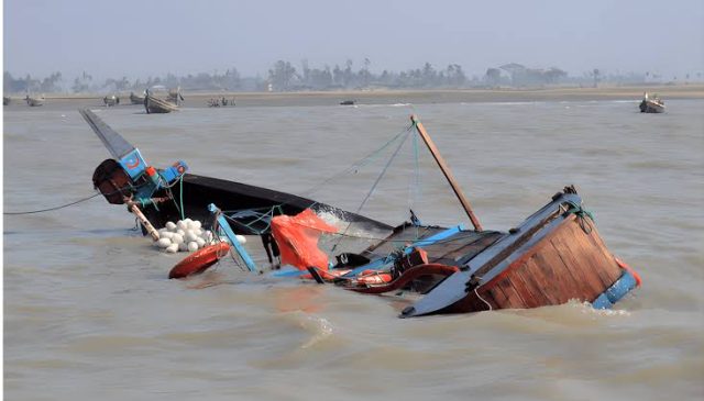 3 d!e, 17 injure in Borno canoe mishap