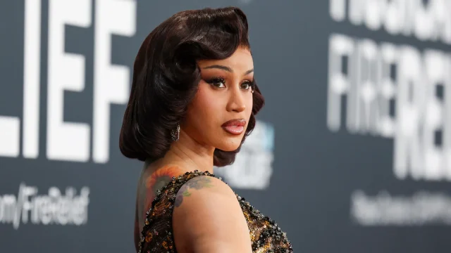 Cardi B insists she never touched security guard Cardi B insists she never touched security guard