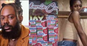 Adekunle Gold blesses noodles vendor with 50 cartons Adekunle Gold blesses noodles vendor with 50 cartons