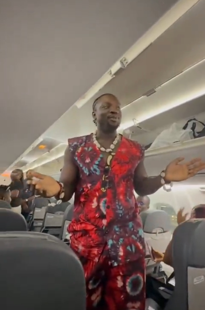 VeryDarkMan receives backlash after instructing passengers to follow flight rules
