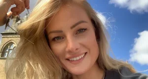 Skydiver takes her own life after her relationship ended Skydiver commits su!cide after relationship ended