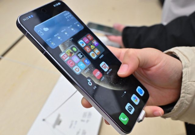 South Korea bans phones in school classrooms