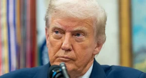 Trump moves Obama, Bush portraits to hidden stairwell