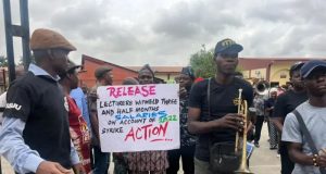 JUST IN: ASUU members begin nationwide protest JUST IN: ASUU members begin nationwide protest
