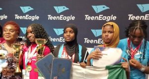 Atiku gives scholarships to Nigerian teens over International WINS Atiku awards scholarship for Nigerian teenagers over international achievements