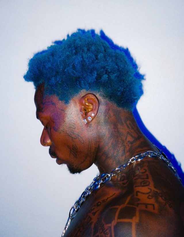 Asake flaunts extensive tattoos and muscle Asake flaunts extensive tattoos and muscle