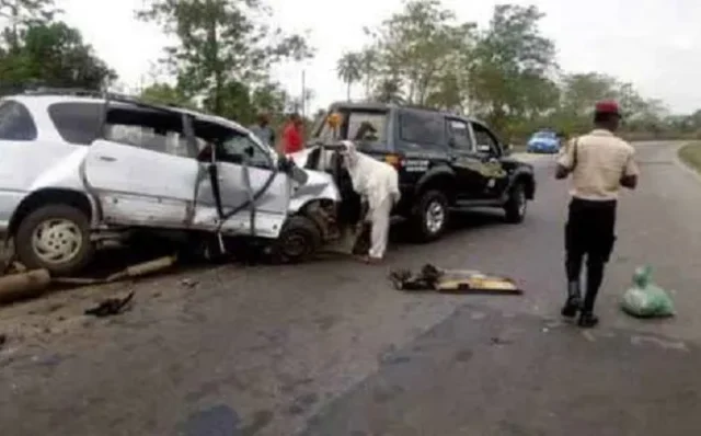 15 Jehovah's Witnesses d!e in Imo road crash