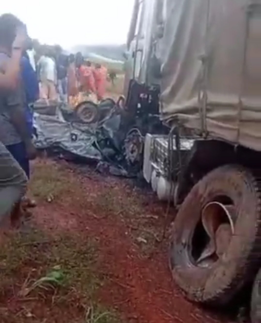 Dangote truck crushes people to d8ath in Enugu