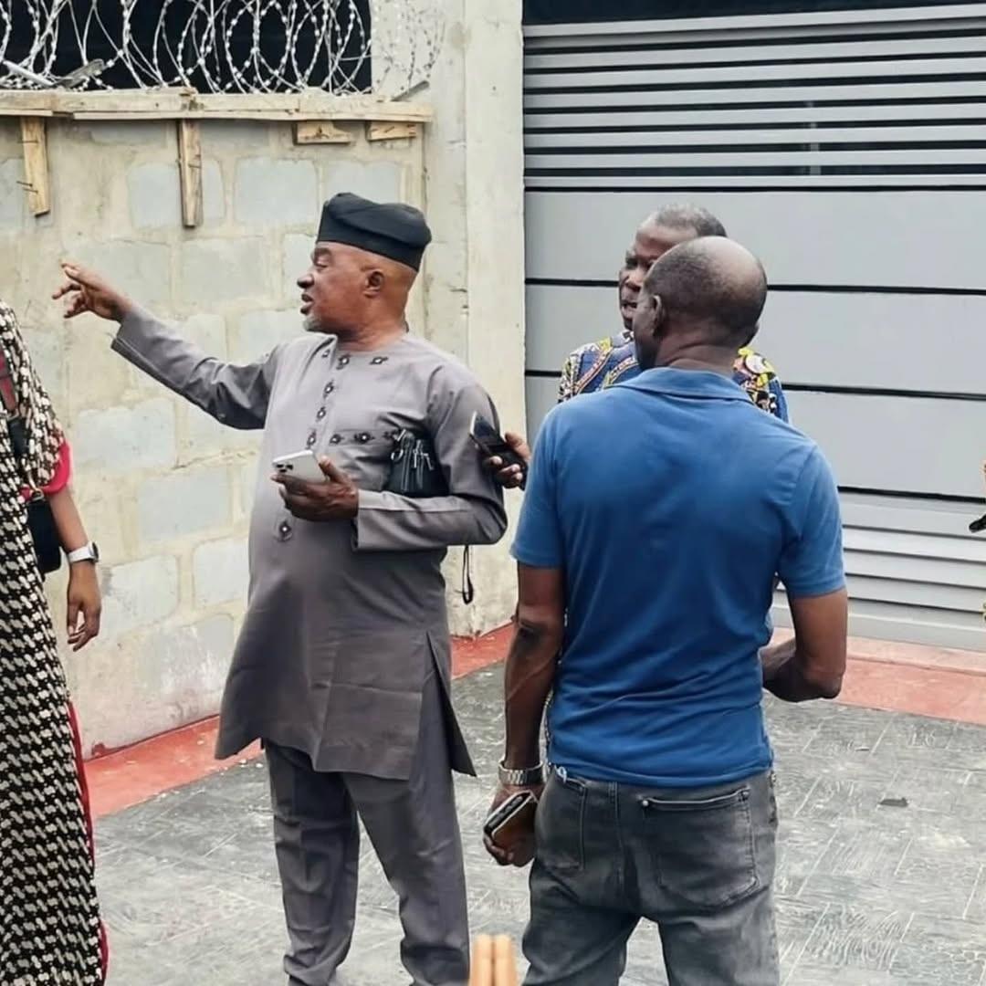Yoruba actors and actresses rally round Peju Ogunmola at her residence