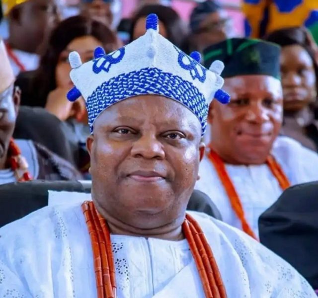 Osun Kingmakers clash over call to dethrone detained king