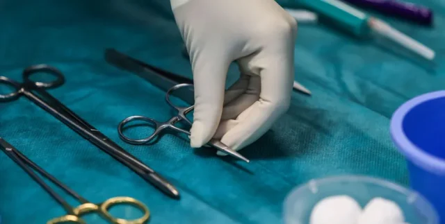 Doctor who left for s3x mid-operation avoids ban