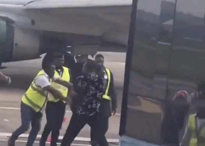 KWAM 3? Passenger forced off by Enugu Air