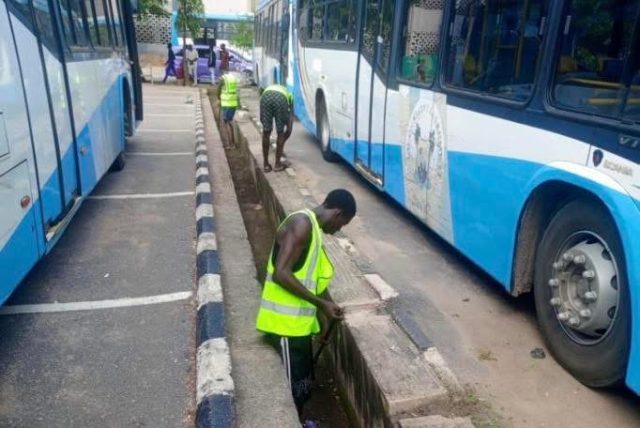 Lagos Govt orders two bakery staffs to 2 weeks community service