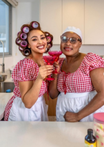 Rosy Meurer shares photos of her kids & grandma baking 