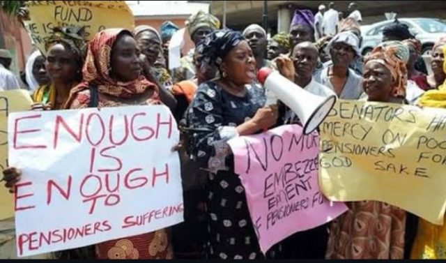 Federal pensioners threaten nationwide naked protest