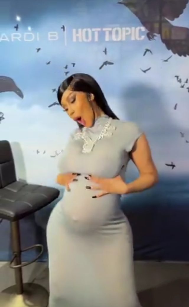 Cardi B flaunts baby bump in new video Cardi B flaunts baby bump in new video