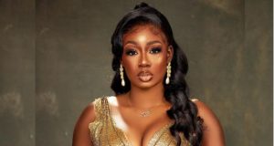 Tolani Baj opens up on working 9-5 in America Tolani Baj opens up on working 9-5 in America