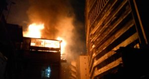Fire razes Lagos Island Plaza Fire razes Lagos Island Plaza