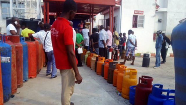 Households suffer as cooking gas shortage worsens, rises to N25,000