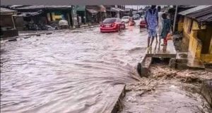 Kwara fire service recovers man’s body from river Kwara fire service recovers man's body from river