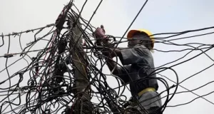 Man electrocuted while reconnecting power cable Man electrocuted while reconnecting power cable