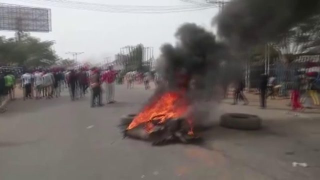 Mob k!lls motorcyclist mistaken for thief Mob k!lls motorcyclist mistaken for thief