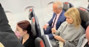 RFK Jr. and wife Cheryl Hines applauded after being spotted in economy class RFK Jr. and wife Cheryl Hines economy class